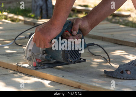 Sega Circolare Elettrica Per Legno Macchina Carpenter Per Il Taglio Del  Legno - Fotografie stock e altre immagini di Acciaio - iStock