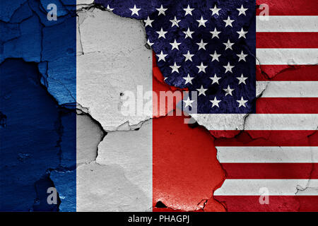 Bandiere di Francia e Stati Uniti d'America dipinta sulla parete incrinato Foto Stock