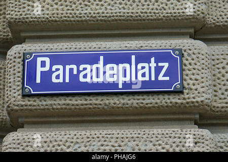 Vista ravvicinata dei più costosi di piazza in Svizzera chiamato Paradeplatz, centro per il settore bancario svizzero Foto Stock