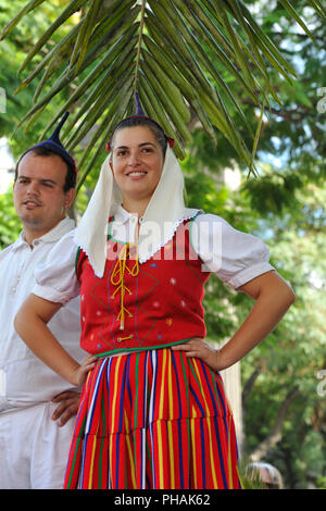 Costume tradizionale. Il gruppo folk da Madeira, Funchal. Portogallo Foto Stock