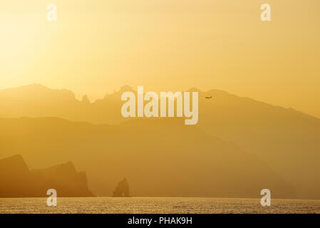 Ponta de Sao Lourenco e le cime più alte dell'isola di Madeira al tramonto. Portogallo Foto Stock