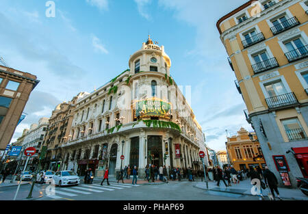 Teatro Calderon, risalente al 1917, uno degli edifici più belli di Calle de Atocha. Madrid, Spagna Foto Stock