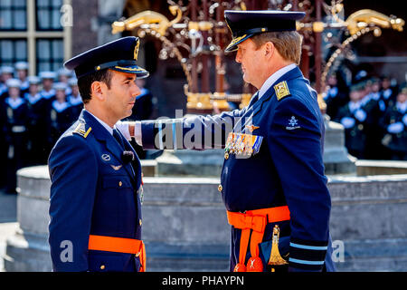 L'Aia, Paesi Bassi. 31 Agosto, 2018. Willem-Alexander re e regina Maxima dei Paesi Bassi partecipa alla cerimonia militare del Willemsorde, la più alta decorazione militare ai principali Roy de Ruiter il 31 agosto 2018 all'Aia, Paesi Bassi. Credito: Patrick van Katwijk |/dpa/Alamy Live News Foto Stock