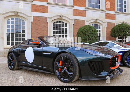 Jaguar Progetto 7 (2015), classici del futuro display, Concours di eleganza 2018 (Anteprima giorno), 31 agosto 2018. Il Palazzo di Hampton Court, Londra, Regno Unito, Europa. Il mondo di automobili più rari assemblati per una tre giorni di classico e supercar evento nei giardini del famoso Palazzo Reale. Ian credito bottiglia/Alamy Live News Foto Stock