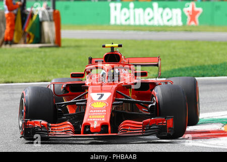 Monza, Italia. 1 Settembre, 2018. Kimi Raikkonen della Finlandia e la Scuderia Ferrari in pista durante le prove per il Gran Premio di Formula Uno di credito Italia: Marco Canoniero/Alamy Live News Foto Stock