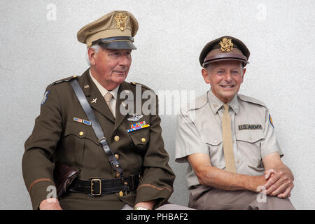 Morecambe, Lancashire 1 settembre 2018 i due giorni di annata per il Festival del mare visto la gente in costume d'epoca ritorno a Morecambe per rivivere un bygone area sul festival centrata intorno al twons Midland Hotel e la stazione di credito: fotografare Nord/Alamy Live News Foto Stock