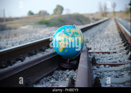 Globus sulla ferrovia Foto Stock