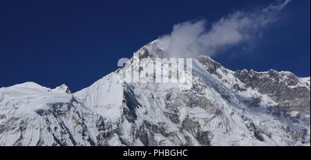 Il picco del monte Cho Oyu coperti dal ghiacciaio. Foto Stock