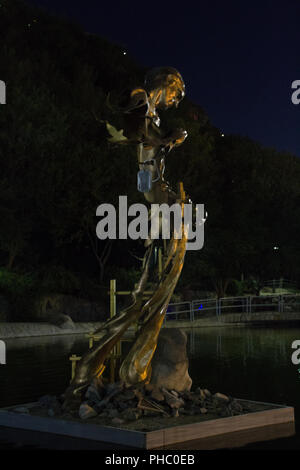 Foto per la statua del milite ignoto in Kohenski Park a Mashhad città nella Repubblica Islamica dell Iran.La sua statua in bronzo design da uno scultore iraniano. Foto Stock