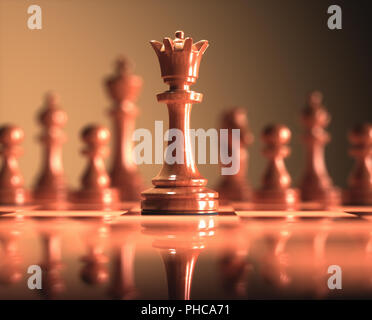 La regina in evidenza. Pezzi di gioco di scacchi, immagine con profondità di campo ridotta. Foto Stock