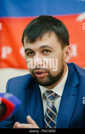 Denis Pushilin, Presidente dell'auto-dichiarato Donetsk Repubblica Popolare (DNR), il Cremlino backed governo separatista che prendere il controllo della regione di Donbass Foto Stock