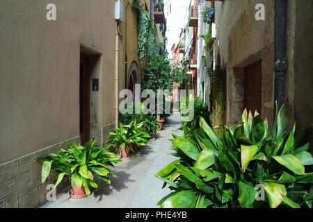 Vicolo in Cambrils città vecchia, la Catalogna Foto Stock