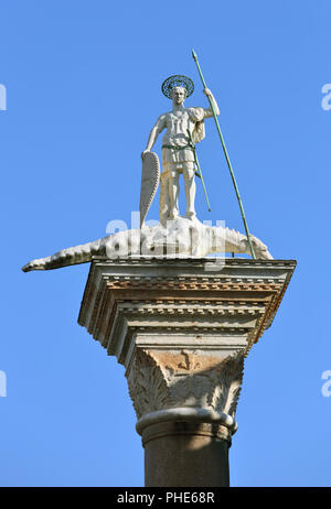 Saint Theodor statua in Venezia Foto Stock