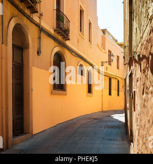 Accogliente Street nella città europea Foto Stock