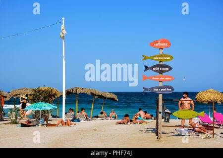 Vama Veche beach,un non-mainstream destinazione turistica sulla costa del Mar Nero,destinazione popolare per i turisti provenienti da tutto il mondo. Foto Stock