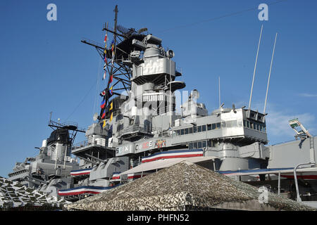 Corazzata americana USS Iowa BB-61 ha ospitato la premiere di Tom Clancy Jack Ryan' all'apertura notturna di Los Angeles la settimana della flotta 2018 su 31 Agosto 2018 in San Pedro in California. Photo: Jeffrey Mayer Foto Stock