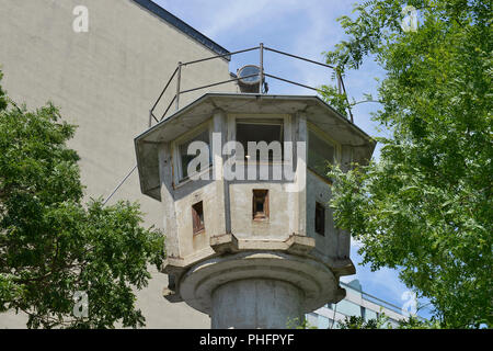 Mauerturm, Erna-Berger-Strasse, nel quartiere Mitte di Berlino, Deutschland Foto Stock