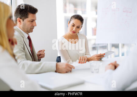 La gente di affari lavoro in ufficio Foto Stock