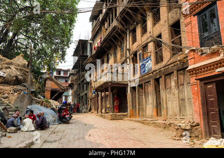 Kathmandu, Nepal - Aprile 13, 2016: lo stile di vita e di ambiente di vita a Kathmandu, Nepal. - Kathmandu è la capitale e la più grande città di Ne Foto Stock