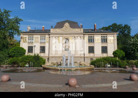 Palazzo delle Arti (Główny Pałac Sztuki) a piazza Szczepański, Cracovia in Polonia Foto Stock