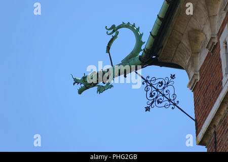 Dragon dettaglio della decorazione della cupola del Royal Archcathedral Basilica dei Santi Stanislao e Venceslao sul colle di Wawel Foto Stock