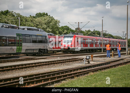 La messa in funzione di " commuters " treni-per la Deutsche Bahn Foto Stock