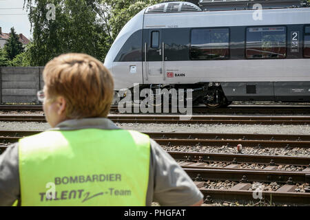 La messa in funzione di " commuters " treni-per la Deutsche Bahn Foto Stock