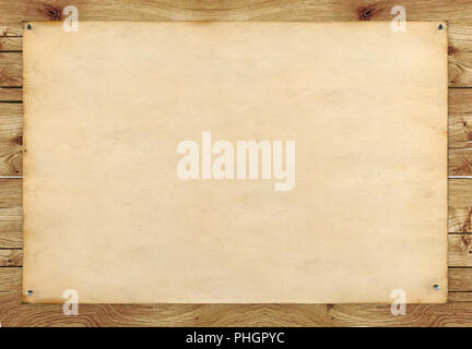 Vecchio vintage bianco carta su uno sfondo di legno Foto Stock