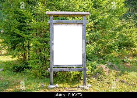 Vuoto segno bordo nel parco Foto Stock