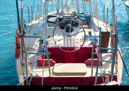 Volante su yacht Foto Stock