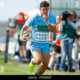 Campo Sportivo di Galway e Galway, Irlanda. 1 Sep, 2018. Guinness Pro14 rugby, Connacht rispetto a Glasgow; DTH van der Merwe su un attacco eseguito per Glasgow Warriors Credito: Azione Sport Plus/Alamy Live News Foto Stock