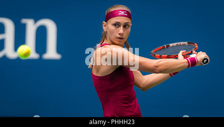 Lavaggi Prato, NY, STATI UNITI D'AMERICA. 1 settembre 2018 - Aleksandra Krunic della Croazia in azione durante il suo terzo round in abbinamento al 2018 US Open Grand Slam torneo di tennis. New York, Stati Uniti d'America. Settembre 01 201. Credit: AFP7/ZUMA filo/Alamy Live News Foto Stock