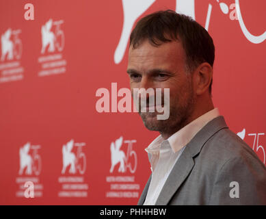 Direttore David Oelhoffen al photocall per il film Freres Ennemis (chiudere i nemici) al 75mo Festival del Cinema di Venezia, sabato 1 settembre 2018, Venezia Lido, Italia. Foto Stock