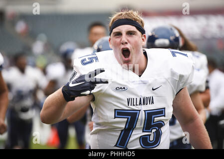 Philadelphia, Pennsylvania, USA. 1 Sep, 2018. Villanova PATRICK LAROSA (75) festeggia dopo aver battuto il tempio al Lincoln Financial Field di Philadelphia PA Credito: Ricky Fitchett/ZUMA filo/Alamy Live News Foto Stock