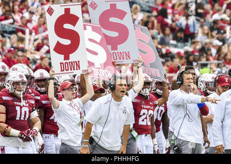 Philadelphia, Pennsylvania, USA. 1 Sep, 2018. Tempio della siseline in azione durante il gioco tra il tempio e Villanova a Lincoln Financial Field di Philadelphia PA Credito: Ricky Fitchett/ZUMA filo/Alamy Live News Foto Stock