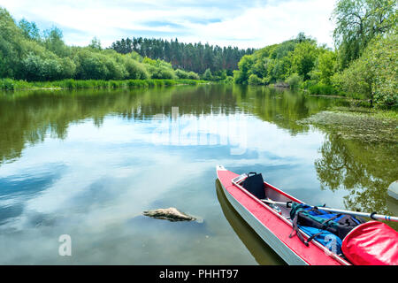 Due kayak in piedi in acqua Foto Stock