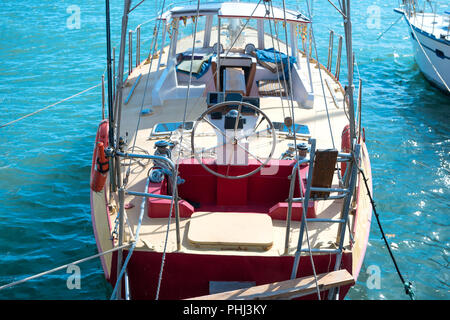 Volante su yacht Foto Stock