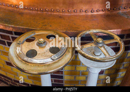 Vintage bollitore in rame - la fabbrica di birra in Belgio Foto Stock