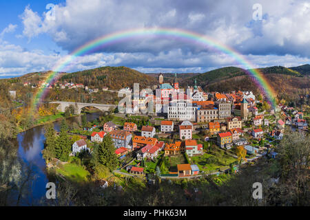 Rainbow in Castello di Loket - Repubblica Ceca Foto Stock