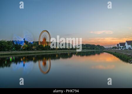 Tramonto sulla Maidult in Regensburg, Germania Foto Stock