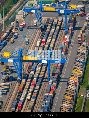 Vista aerea, porto di Duisburg, Logport 3 posizione logistica sul Reno vicino Hohenbudberg, Duisburg Huckingen, collegamento ferroviario e contenitore loadi Foto Stock