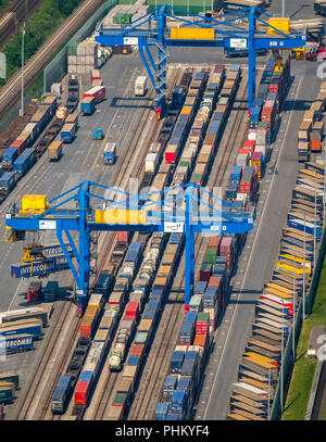 Vista aerea, porto di Duisburg, Logport 3 posizione logistica sul Reno vicino Hohenbudberg, Duisburg Huckingen, collegamento ferroviario e contenitore loadi Foto Stock