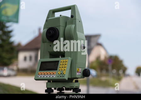 Il tachimetro nei rilevamenti topografici - Costruzione Foto Stock