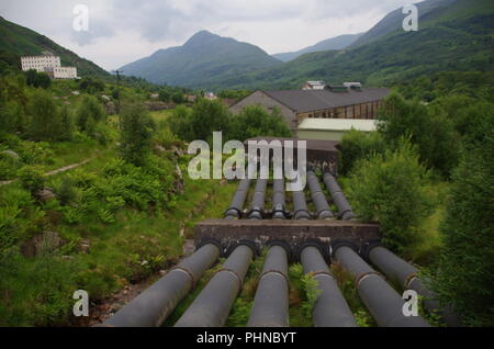 A Kinlochleven centrale idroelettrica. John O' semole (Duncansby head) in terre fine. da estremità a estremità trail. La West Highland Way. Highlands. La Scozia. Regno Unito Foto Stock