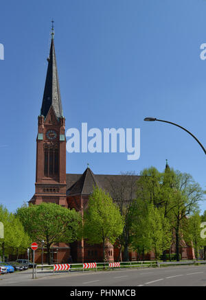 Kirche Zum Guten Hirten, Friedrich-Wilhelm-Platz, Friedenau, Berlino, Deutschland Foto Stock