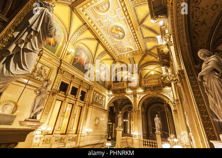 Vienna,Austria-20 maggio 2019: sala interna dell'Opera di Stato di Vienna all'interno Foto Stock