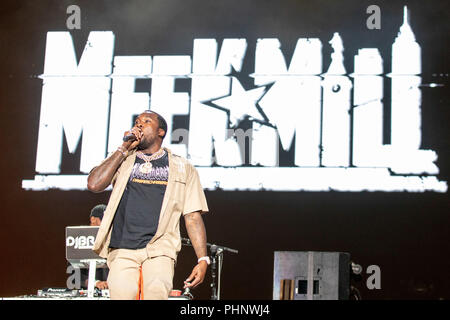 Philadelphia, Pennsylvania, USA. 1 Sep, 2018. MEEK MILL (ROBERT RIHMEEK WILLIAMS) durante il Made in America Music Festival a Benjamin Franklin Parkway in Philadelphia, Pennsylvania Credito: Daniel DeSlover/ZUMA filo/Alamy Live News Foto Stock