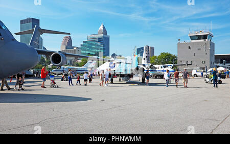 Cleveland, Ohio, USA. Il 1 settembre 2018. La cinquantaquattresima annuale di Cleveland Air Show all'Aeroporto Burke Lakefront in Cleveland, Ohio, Stati Uniti d'America su Usa il weekend della Festa del Lavoro vacanza. Credito: Mark Kanning/Alamy Live News Foto Stock