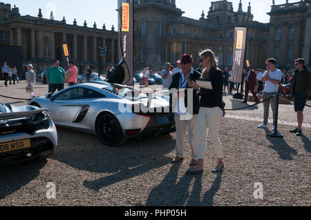 Woodstock, Oxfordshire, Regno Unito. 02Sep, 2018. Jodie Kidd di presenze al Salon Prenotazione Concours, Il Palazzo di Blenheim e Classic Supercar event, Woodstock, Oxfordshire, 2° settembre 2018 Credit: Stanislav Halcin/Alamy Live News Foto Stock