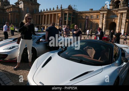 Woodstock, Oxfordshire, Regno Unito. 02Sep, 2018. Jodie Kidd di presenze al Salon Prenotazione Concours, Il Palazzo di Blenheim e Classic Supercar event, Woodstock, Oxfordshire, 2° settembre 2018 Credit: Stanislav Halcin/Alamy Live News Foto Stock